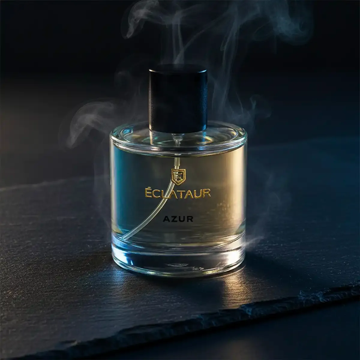 ÉCLATAUR AZUR perfume with cardamom bottle, matte black cap with gold detail