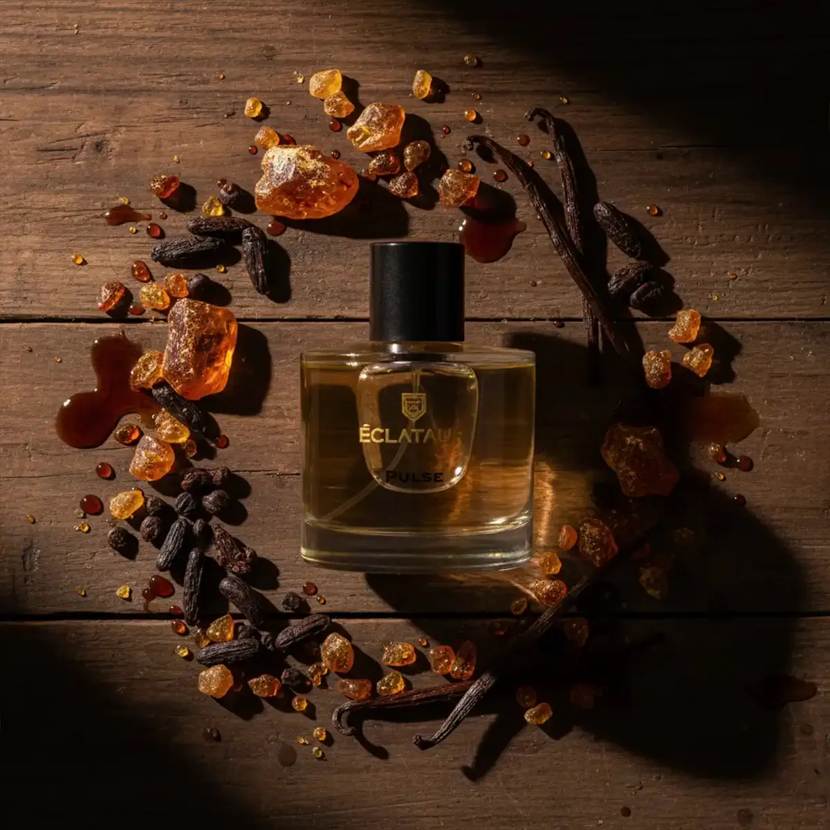 ÉCLATAUR PULSE lavender vanilla perfume bottle, matte black cap with gold detail
